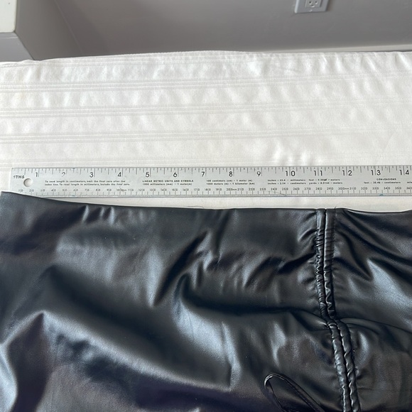 Cider, Edgy style, faux leather black mini skirt - Picture 6 of 7